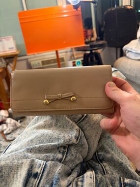PRADA Taupe Bow Accent Women's Wallet y2k